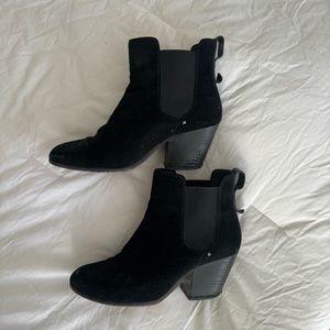 Rag & Bone black suede booties size 39.